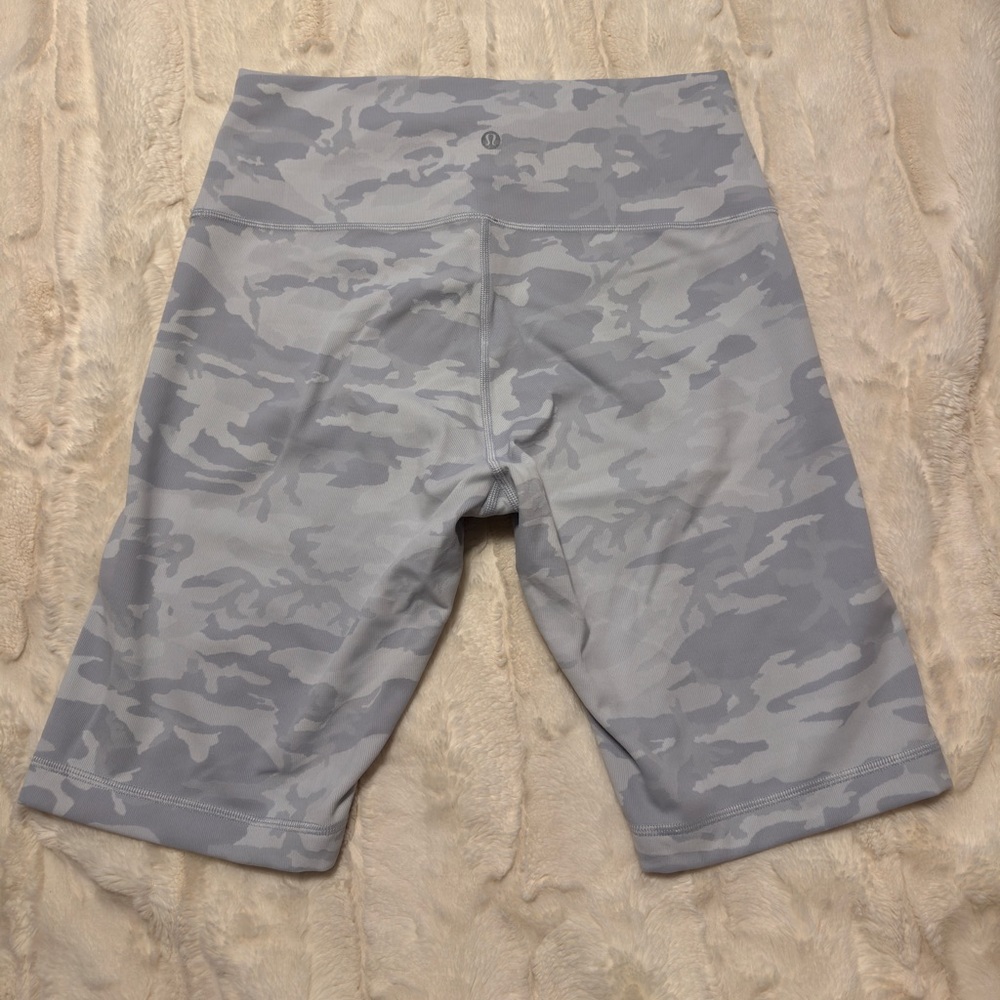 Lululemon Wunder Under biker shorts
